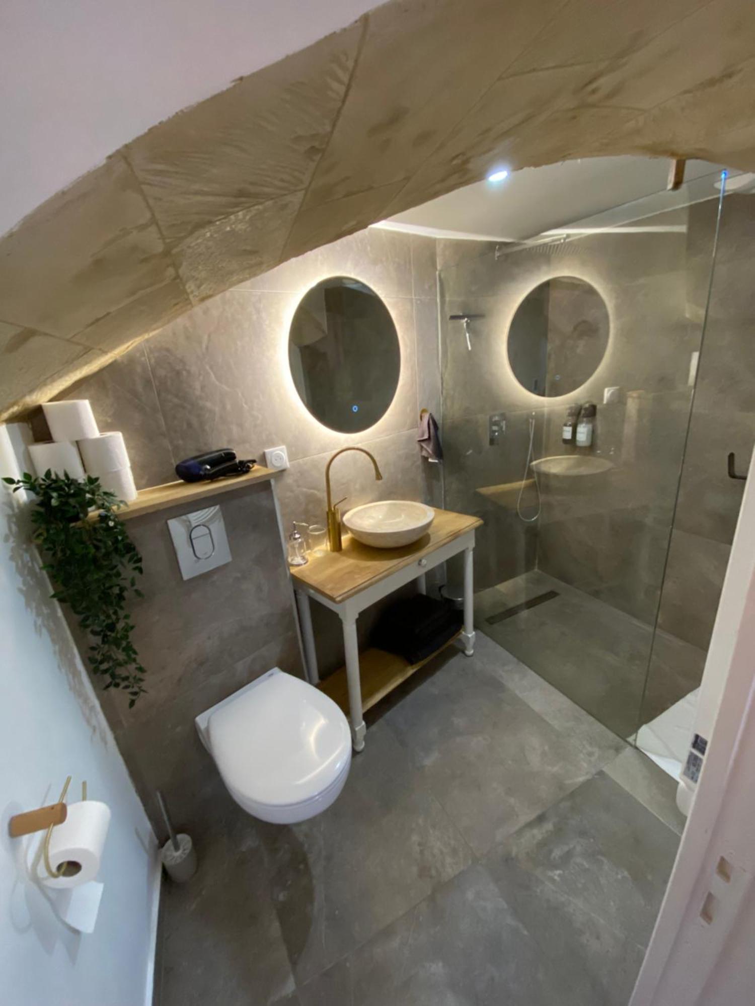 Suite Atypique En Plein Centre De ปองตัวส์ ภายนอก รูปภาพ